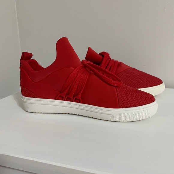 Steve Madden Red Sneaker - Picture 1 of 2